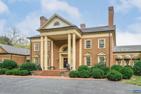 499 Victoria Dr, Staunton, VA 24401