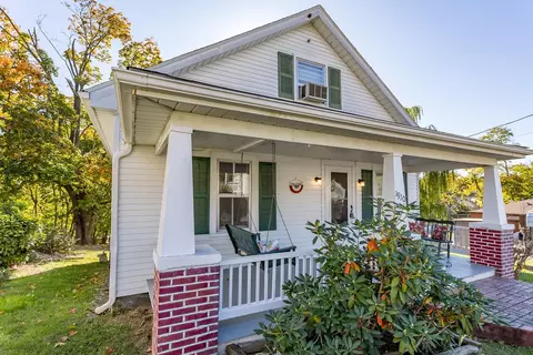 1910 First St, Staunton, VA 24401