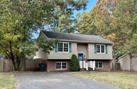 60 Canton Ln, Stuarts Draft, VA 24477