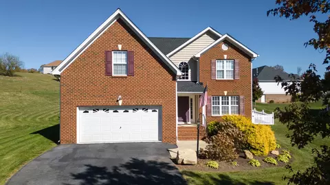 136 Ana Marie Blvd, Waynesboro, VA 22980