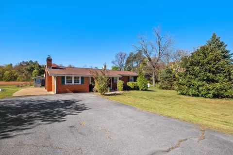 1845 Mt Torrey Rd, Lyndhurst, VA 22952