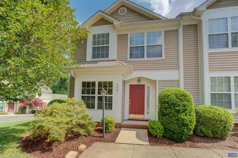 998 River Run Dr, Charlottesville, VA 22901