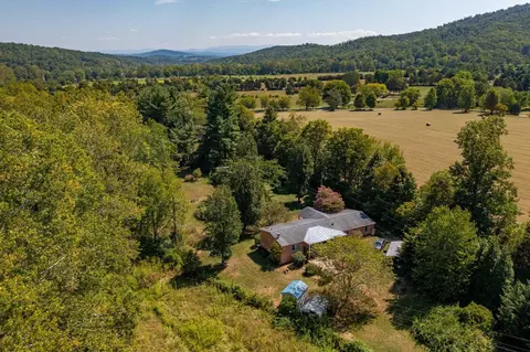 68 Woodrow Ln, Lexington, VA 24450