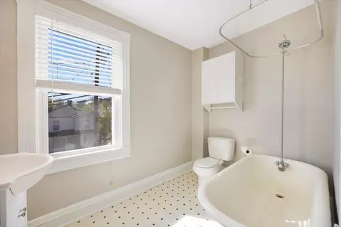 107 E Hampton St E, Staunton, VA 24401 photo 25