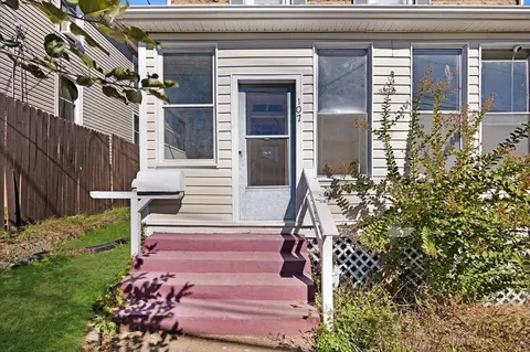 107 E Hampton St E, Staunton, VA 24401 photo 3