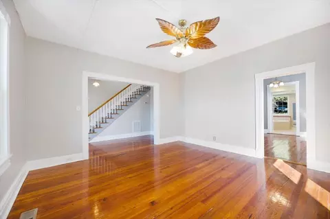 107 E Hampton St E, Staunton, VA 24401 photo 9