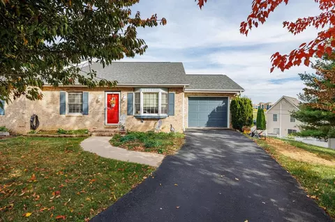 2398 Meadow Ct, Harrisonburg, VA 22801