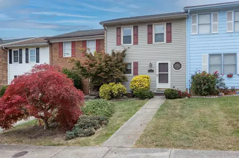 1286 Country Club Ct, Harrisonburg, VA 22802