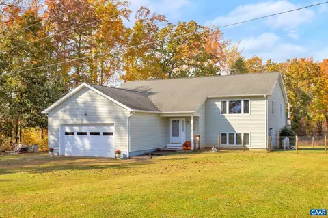 5905 Venable Rd, Kents Store, VA 23084