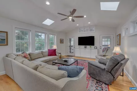 703 Locust Ave, Charlottesville, VA 22902