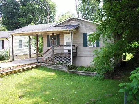 708 King Ave, Waynesboro, VA 22980