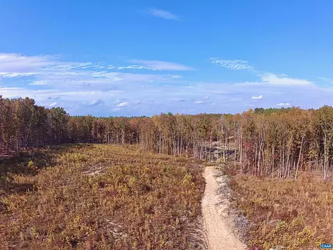 21 19 7 Deep Creek Rd, Palmyra, VA 22963