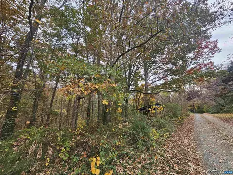 50 5 8c Stephens Loop # B, Ruckersville, VA 22968