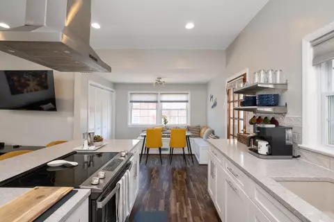 1102 W Beverley St, Staunton, VA 24401