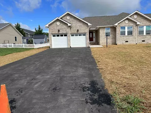 17 Meriwether Cir, Stuarts Draft, VA 24477