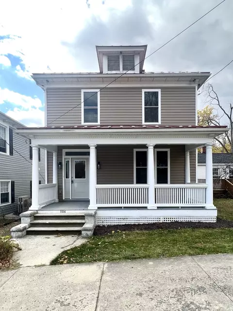 1104 W Beverley St W, Staunton, VA 24401