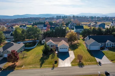 66 Langley Dr, Waynesboro, VA 22980