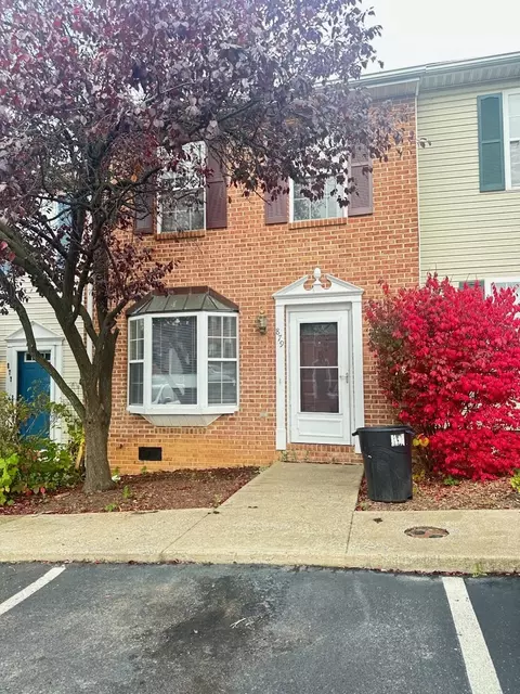 879 Northfield Ct, Harrisonburg, VA 22802