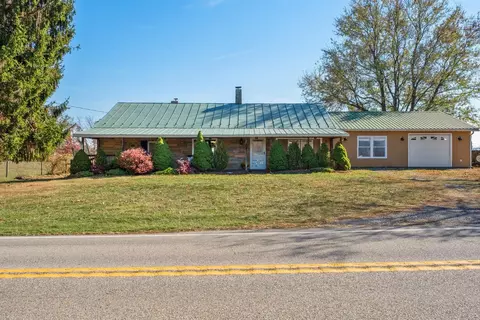 1426 Middlebrook Rd, Staunton, VA 24401