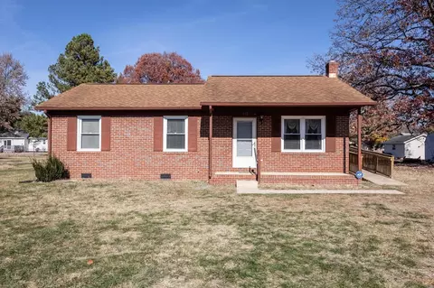 402 17th St, Grottoes, VA 24441