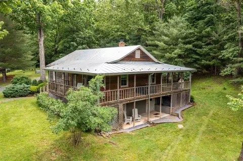 261 Kellwood Ln, Staunton, VA 24401