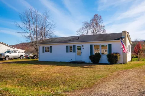 26 Whiteoak Cir, Lyndhurst, VA 22952