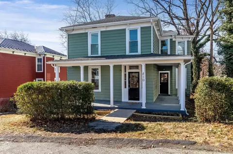 410 Winthrop St, Staunton, VA 24401