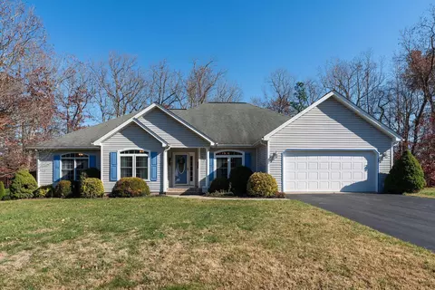 130 Rutherford Ln, Stuarts Draft, VA 24477