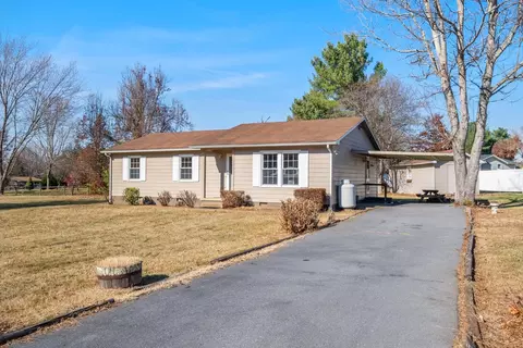 82 Mercer Cir, Grottoes, VA 24441
