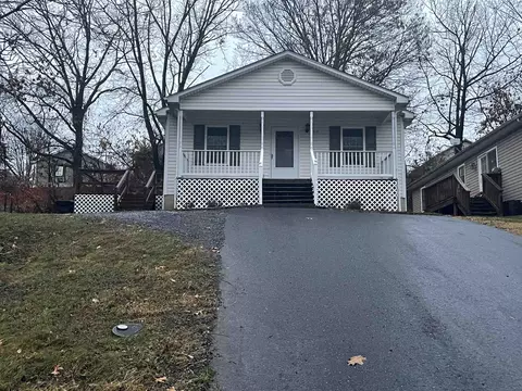 514 A St, Staunton, VA 24401
