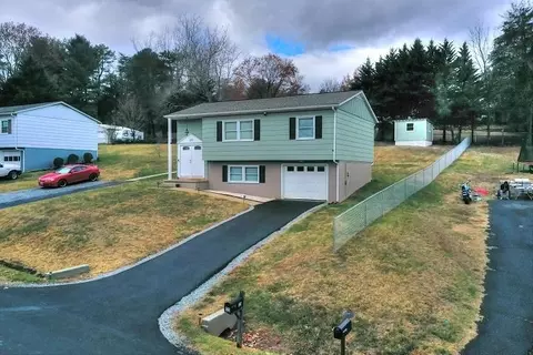 125 Beverley St, Verona, VA 24482