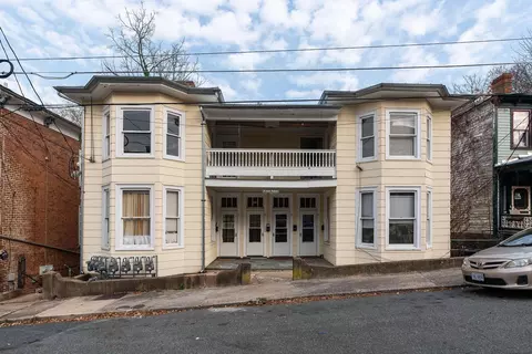 15 S Madison St S, Staunton, VA 24401