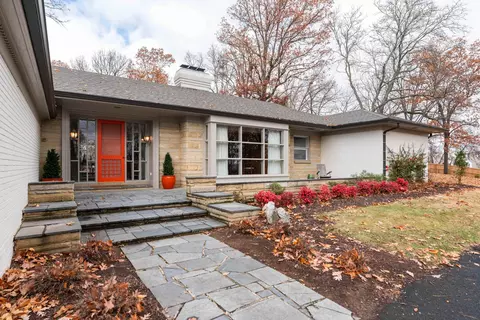 157 Woodland Dr, Staunton, VA 24401