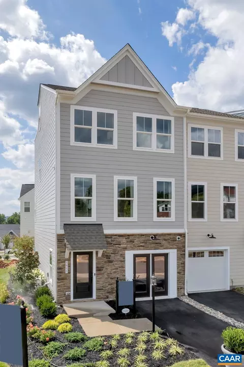 6011 Mccomb St, Crozet, VA 22932