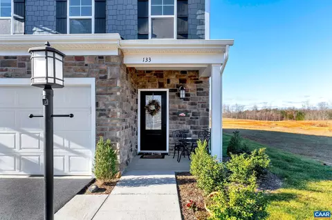 133 Crabapple Ln, Zion Crossroads, VA 22942