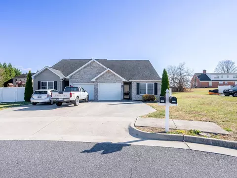 1725 Pear St, Harrisonburg, VA 22801