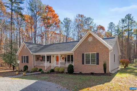 16016 Day Break Ln, Beaverdam, VA 23015