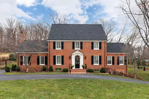 1421 Dogwood Rd, Staunton, VA 24401