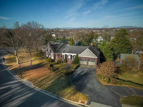 1135 Moffett Ter, Harrisonburg, VA 22801
