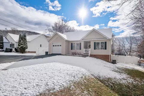 434 Betsy Bell Rd, Staunton, VA 24401