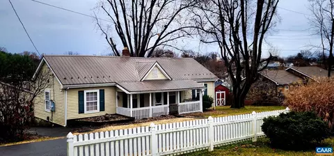 2105 Chestnut St, Staunton, VA 24401