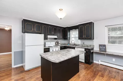 319 Wayne Ave, Stuarts Draft, VA 24477 photo 4