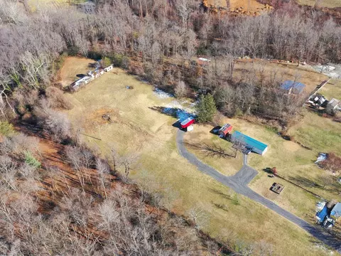 67 Dedricks Ln, Stuarts Draft, VA 24477 photo 4