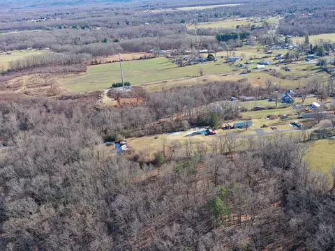 67 Dedricks Ln, Stuarts Draft, VA 24477 photo 3