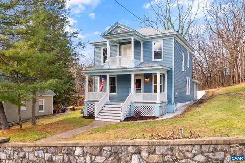 506 Oak Hill Rd, Staunton, VA 24401