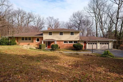 505 Fraser Ln, Staunton, VA 24401