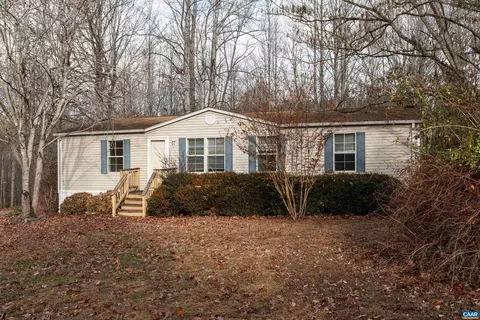 290 Antioch Ridge Dr, Scottsville, VA 24590