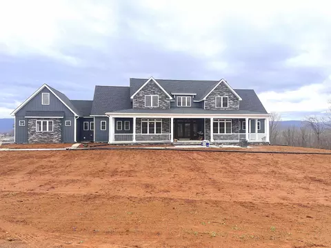 402 Jocelyn Ln, Waynesboro, VA 22980