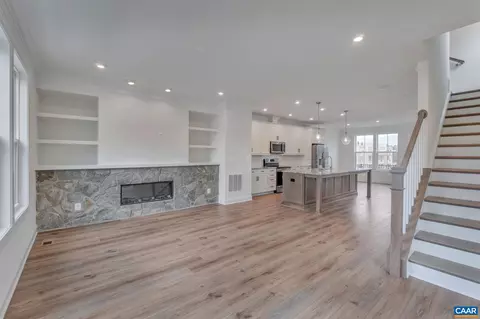 4008 Varick St, Charlottesville, VA 22901