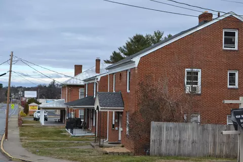 919 W Main St W, Waynesboro, VA 22980